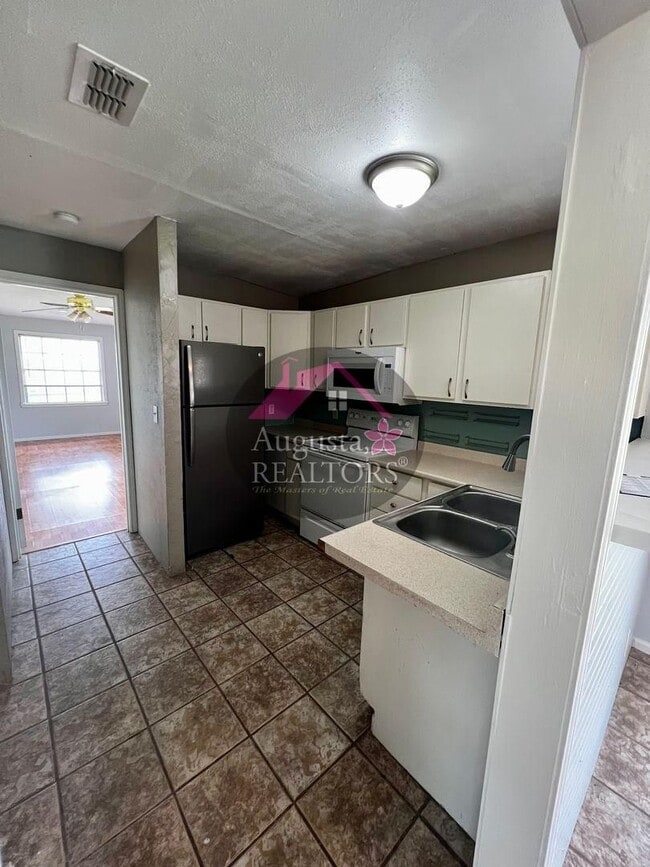 Photo - LT-3000 Buffalo Gap Unit B