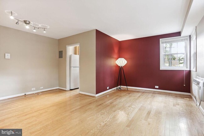 Building Photo - 209 N Trenton St Unit 209-3