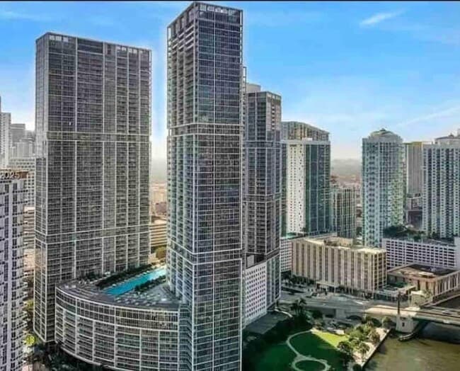 Building Photo - 475 Brickell Ave Unit 808