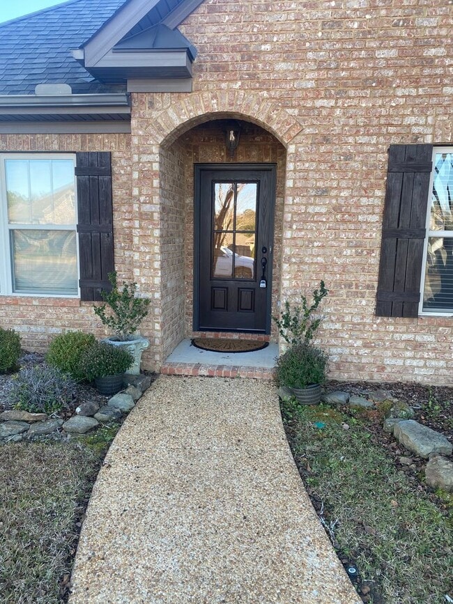 Photo - 3 bed / 2 bath Forest Glen