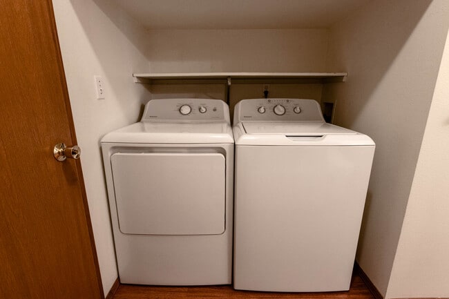 Photo - 1505 N Brook Ct