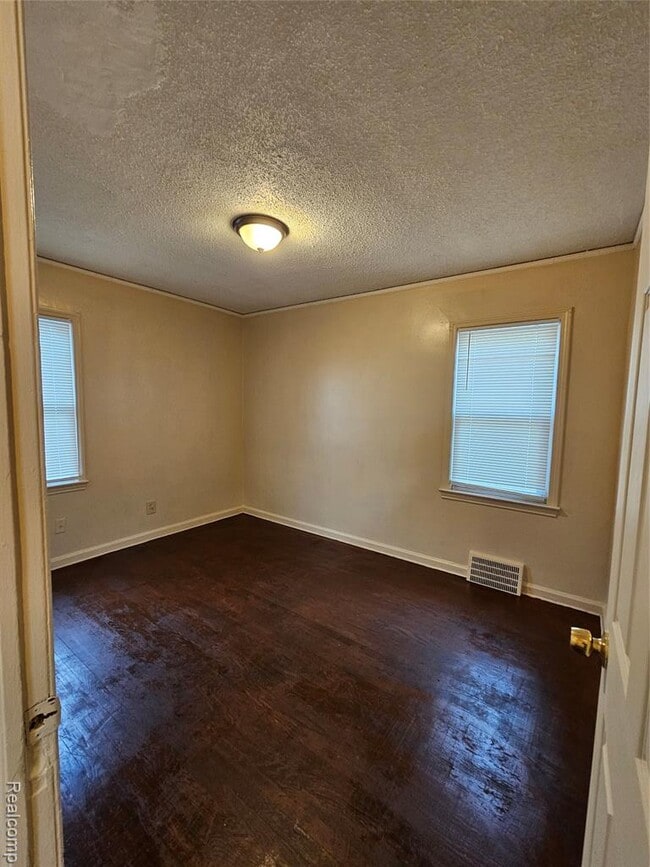 Photo - 12180 Wayburn St