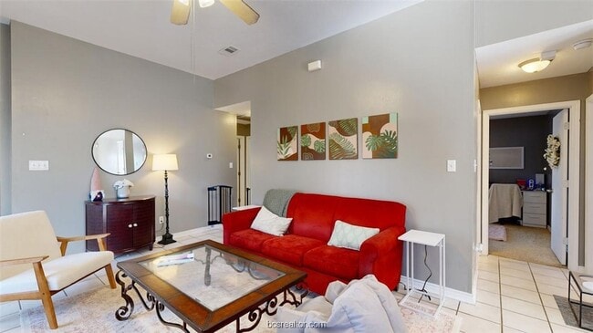 Photo - 806 Azalea Ct