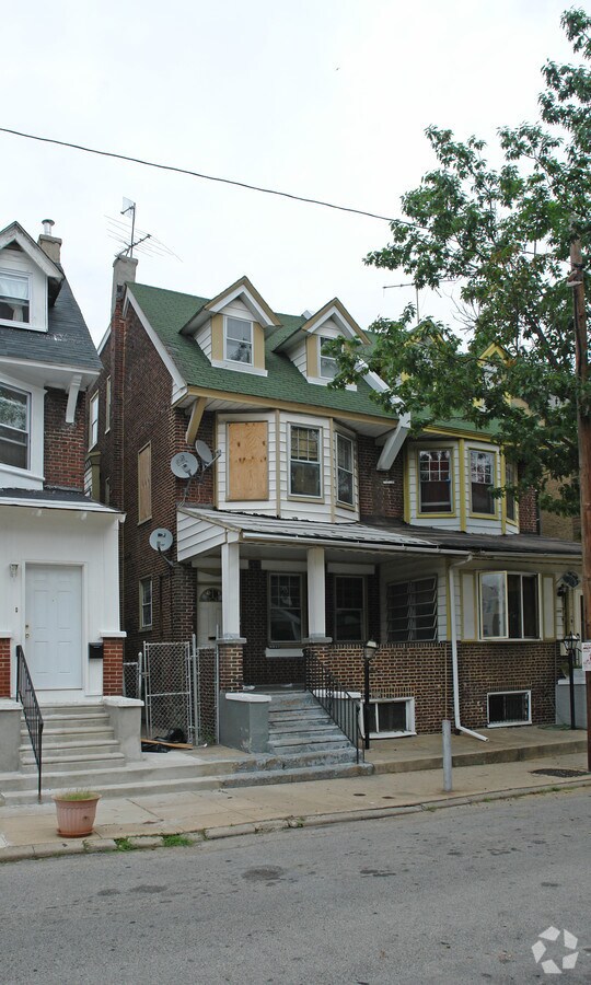 Photo - 4937 Chancellor St