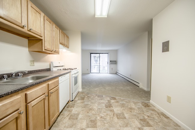 LOWELL ARMS APARTMENTS