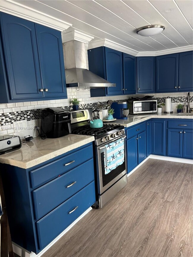 Photo - 124 S Bay Harbor Dr