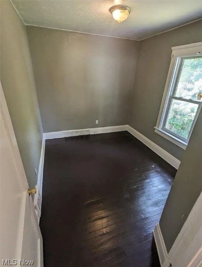 Photo - 12607 Watterson Ave