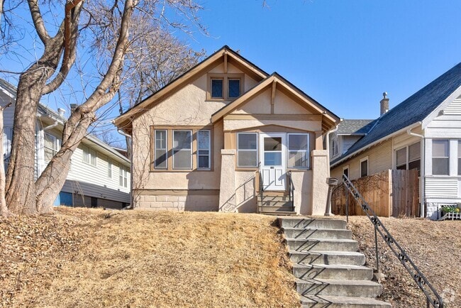 Building Photo - Newly Renovated Two Bedroom! Rental