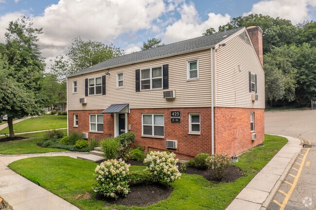 Photo - Patricia Apartments