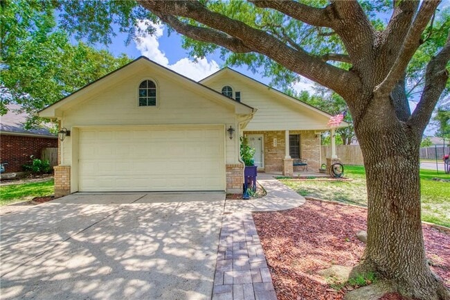 Photo - 301 Nicole Way