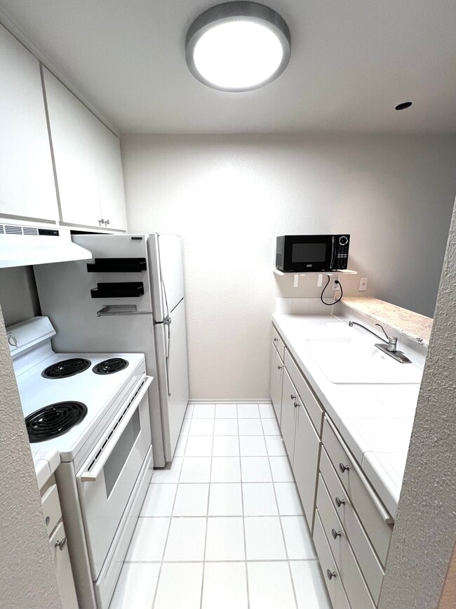 Photo - 620 The Village