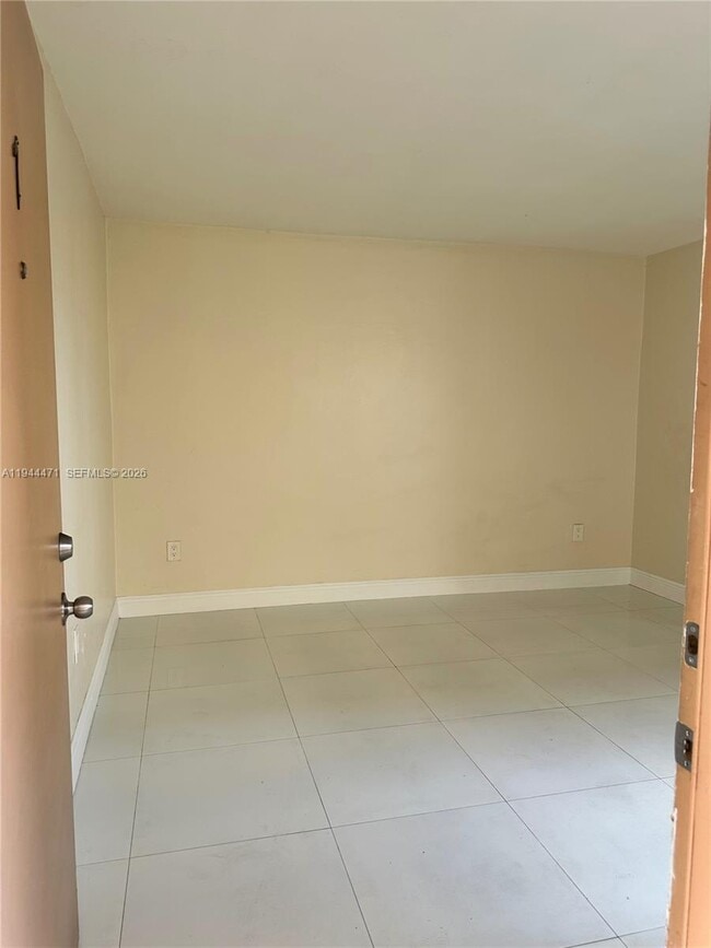 Photo - 1640 SW 1st St Unidad 7