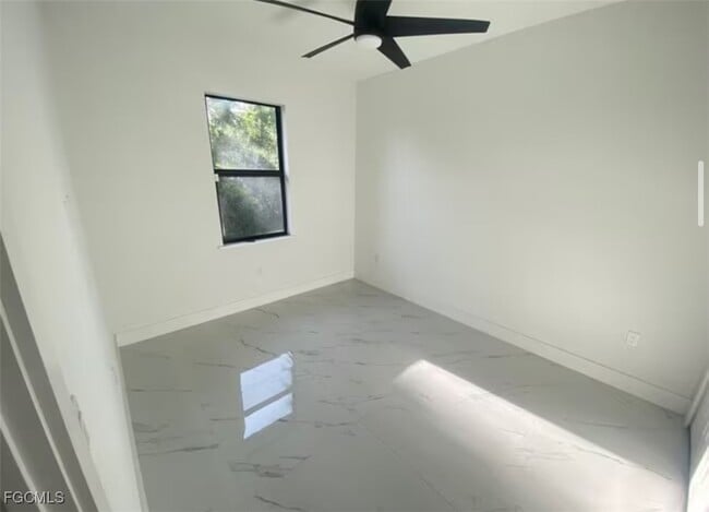 Building Photo - 1005 W 12th St Rental
