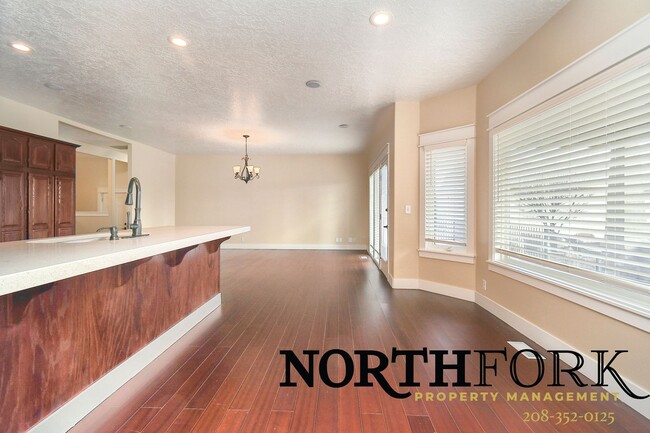 Photo - 7725 E Stonecastle Dr