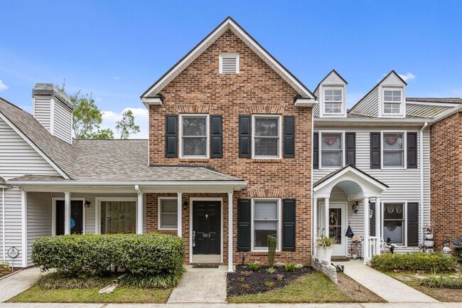 Building Photo - Modern Comfort & Convenience in Regents Green Townhome