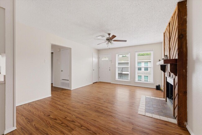 Photo - 401 N 7th St