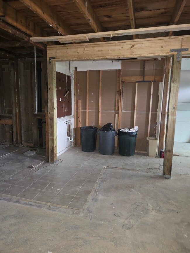 Building Photo - 3619 Reed Rd