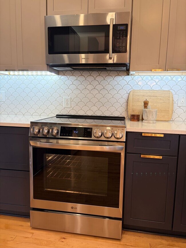 Photo - 4 Bedroom! Walk to Jim Warren Park, Frankl...