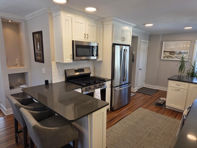 Photo - 308 E Spooner Rd