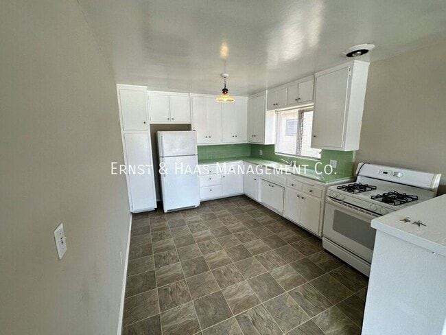 Photo - 1325 E 7th St Unit #06