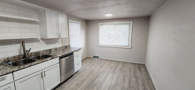 Photo - 22626 Stephens St Unidad 2