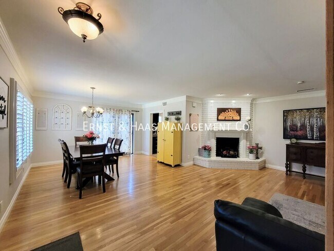 Photo - 3520 E Curry St