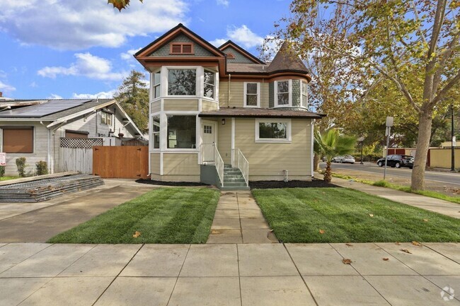 Building Photo - 498 S 5th St Unit 1 Rental