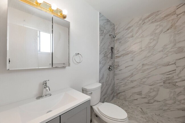 Photo - 5-Bedroom Tempe Home with Private Pool & Turf Yard Near ASU