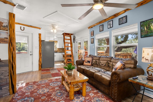 Photo - 105 Hi View Dr