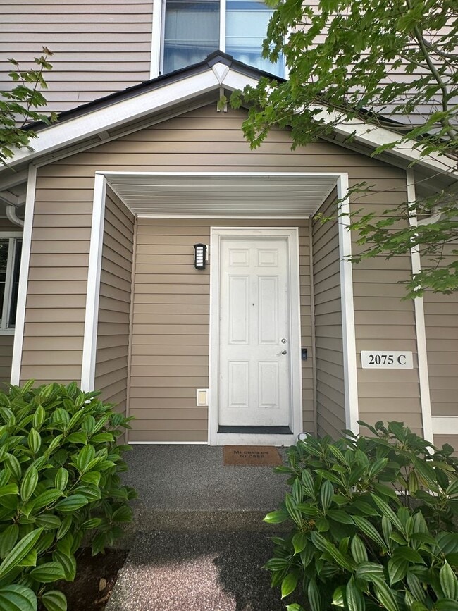 Photo - 2075 Simmons St