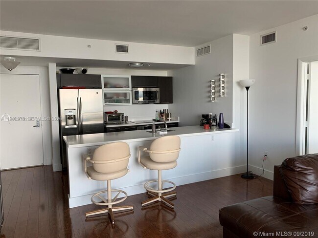 Photo - 90 SW 3rd St Unit 4008