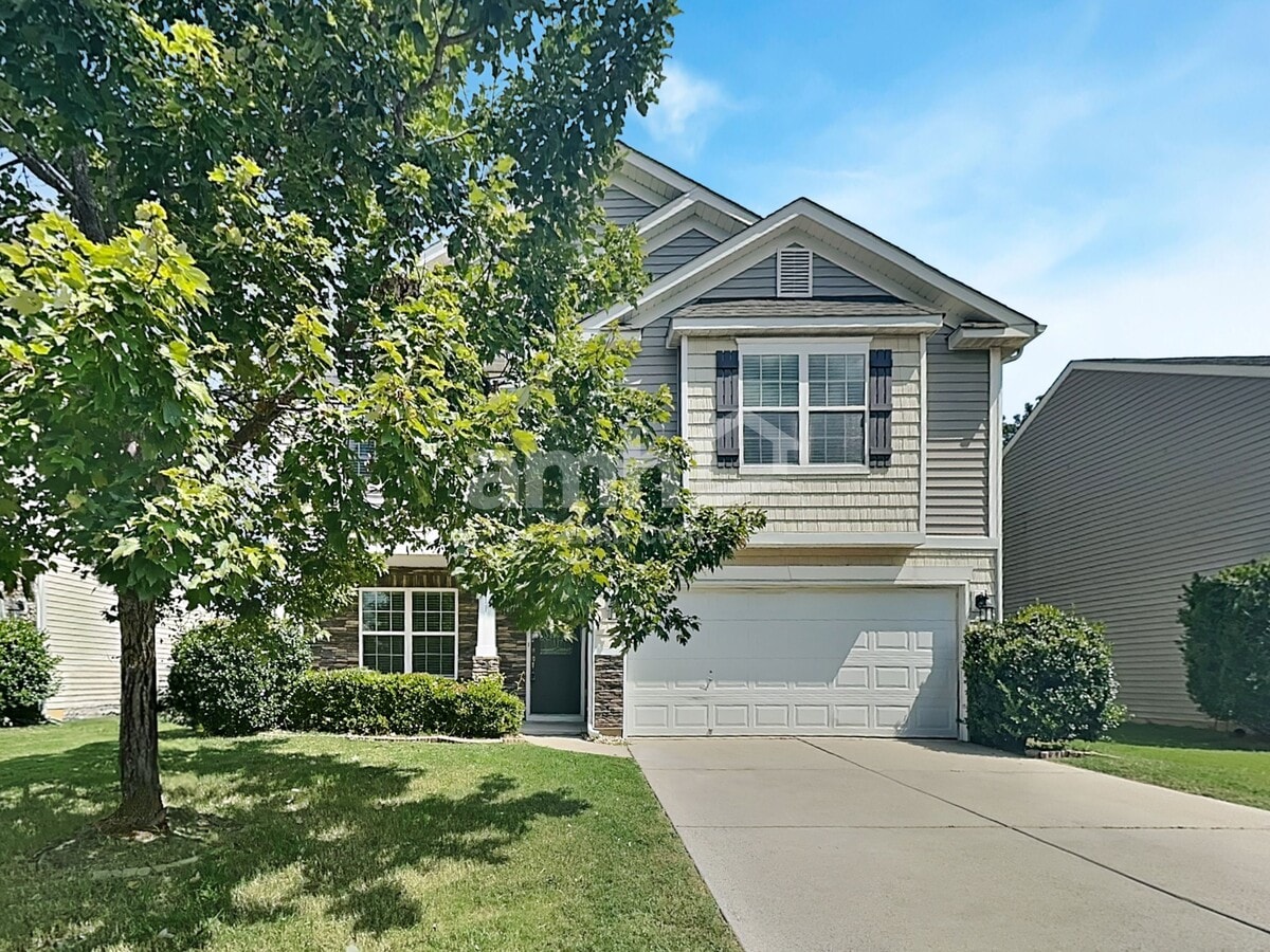 Photo - 211 Lindpoint Ln