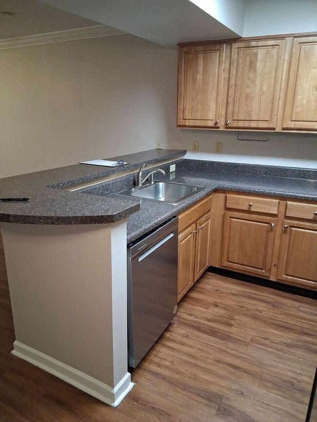 Photo - 2 Blocks from UT Law School - 3bd/2ba with TWO PARKING SPOTS Available for FALL 2026! Unit 205