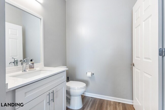 Photo - 100 River Park Dr Unit 321