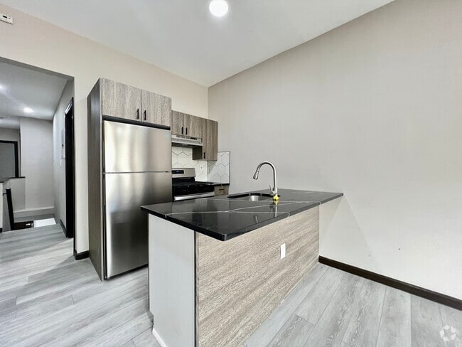 Building Photo - 163 Elwood Ave Unit 1R Rental