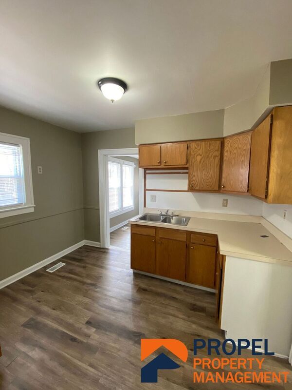 Photo - 157 E Bennett St