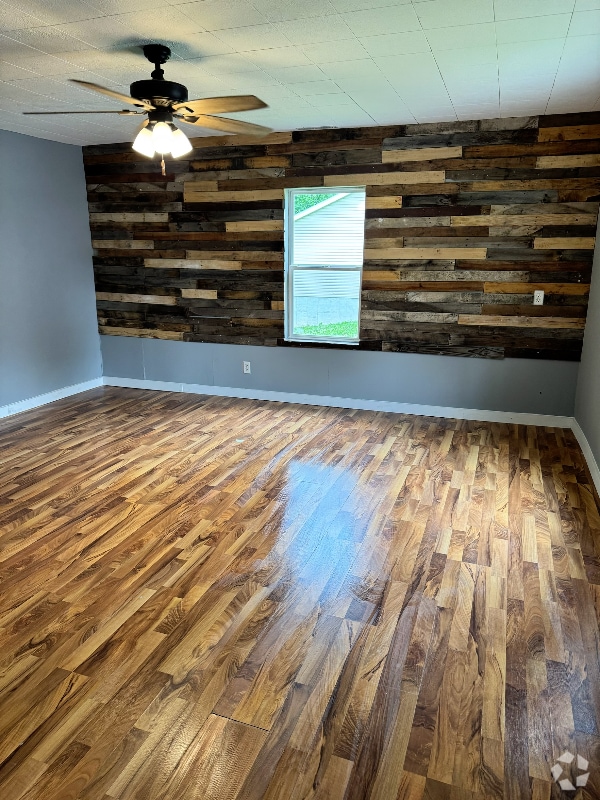 Building Photo - 107 Olive St Rental