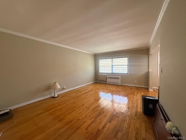 Photo - 30-34 73rd St