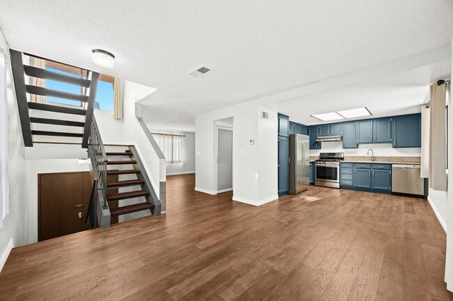 Photo - 1040 S Garfield Ave