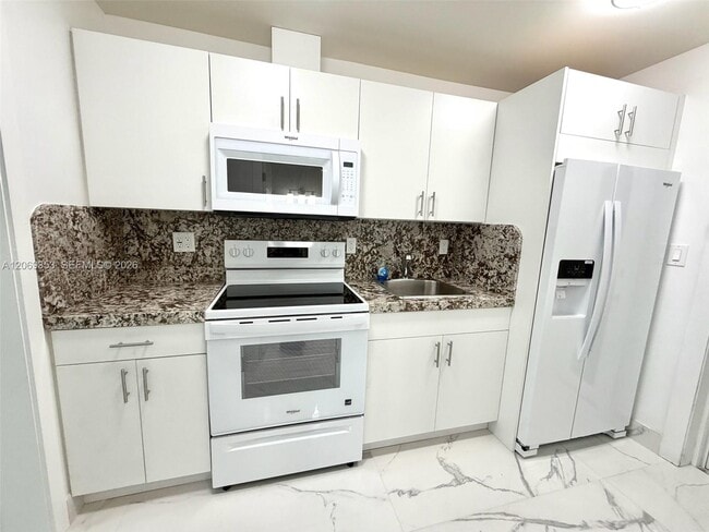 Photo - 931 SW 82nd Ave Unit 3