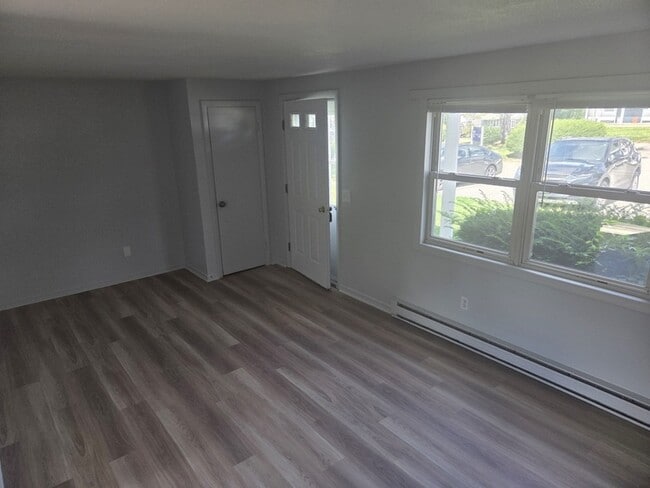 4 Town House Ct