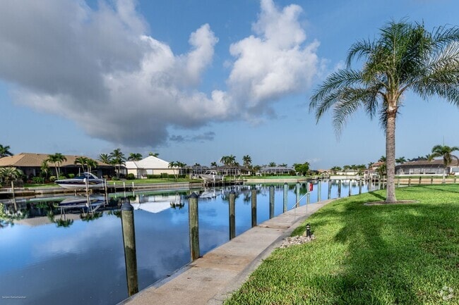 Building Photo - CLOSE DOWNTOWN PUNTA GORDA. GROUND FLOOR U... Rental