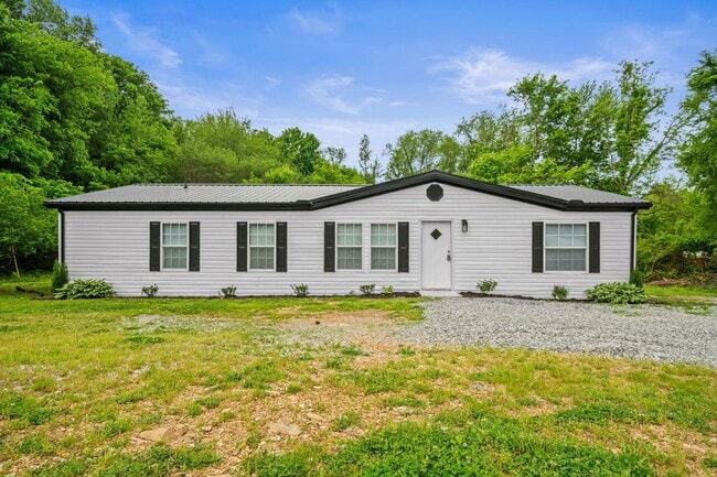Country Living--Almost 3 Acres! - Country Living--Almost 3 Acres! House