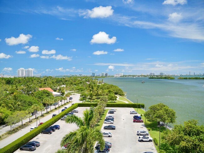 Photo - 880 NE 69th St Unidad 8R