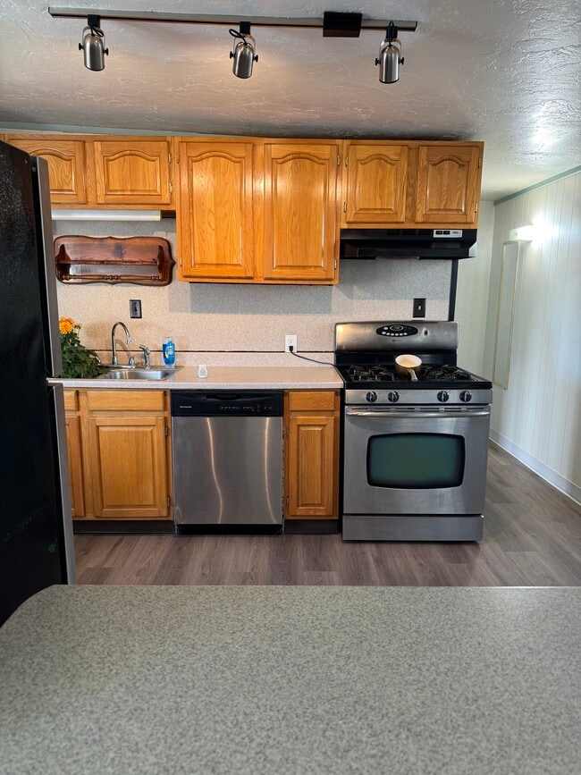 Photo - 3503 Cottage St