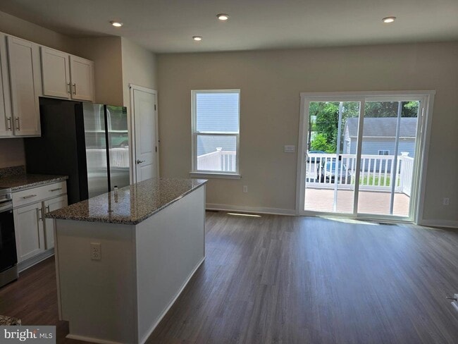 Photo - 107 Boone Ct