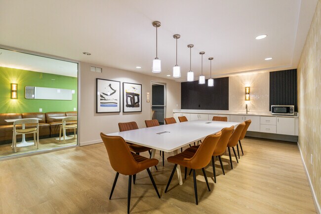 Co-working Space and Wifi Room with Kitchenette - The Galleria