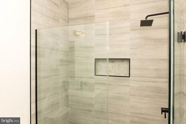 Building Photo - 223 S 44th St Rental