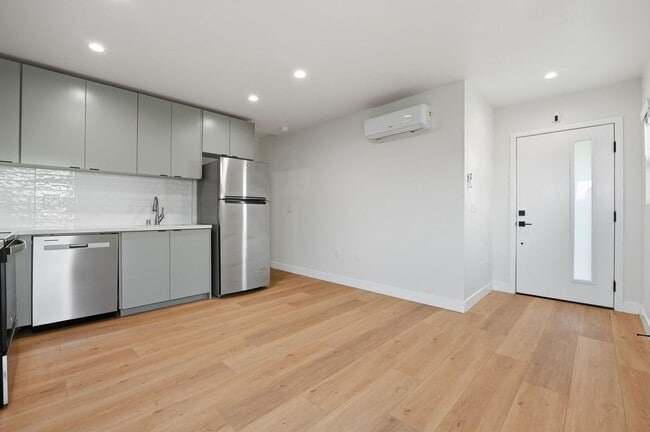 Photo - 2735 Broadway-2 Unidad 2