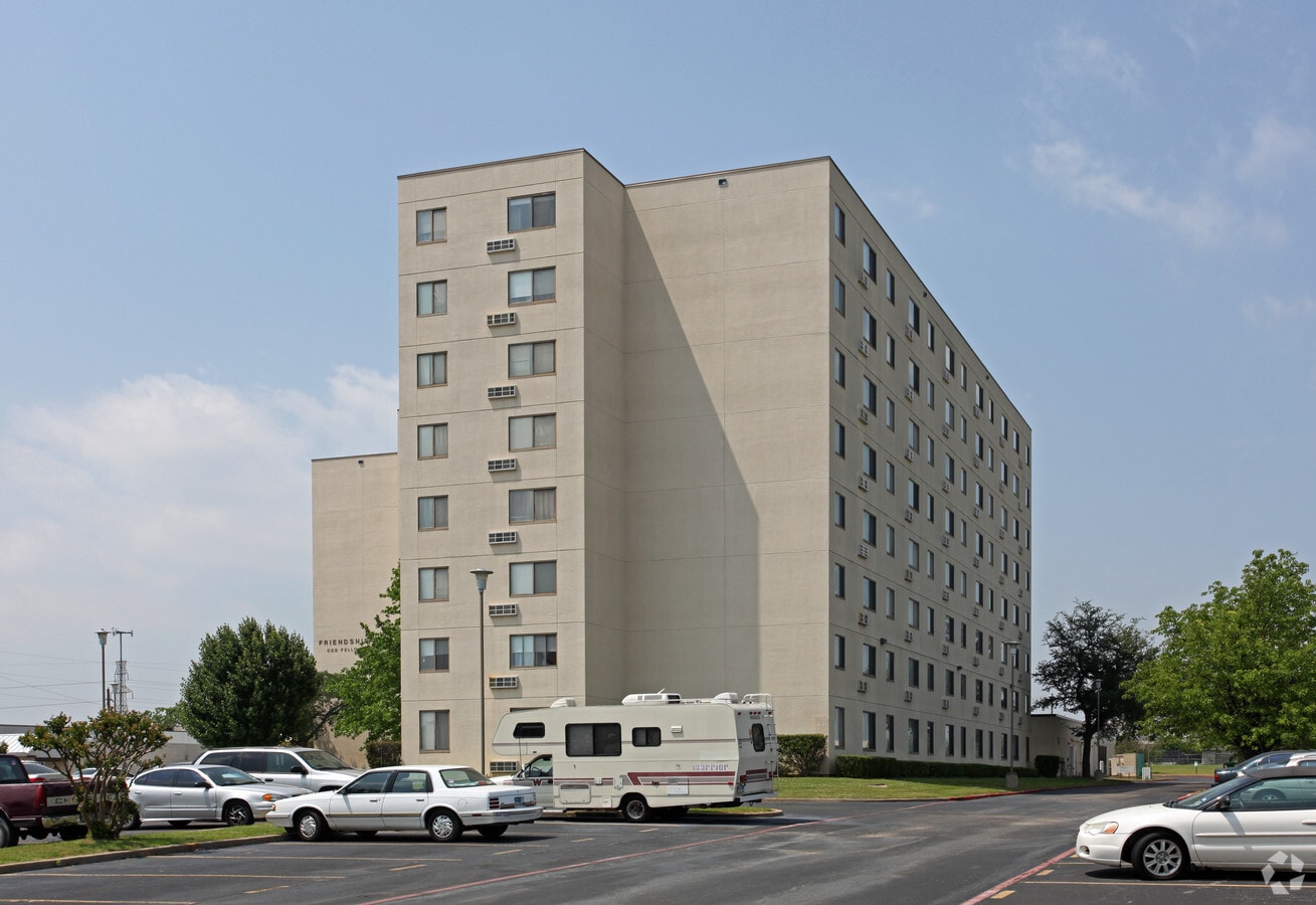 Exterior Building Photo - Friendship Towers I